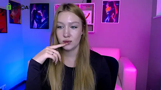 playful_sophie's cam snapshot