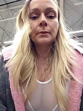 Bondgirl_013's cam snapshot