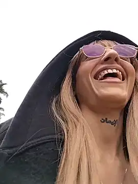 Dani-peggin's cam snapshot