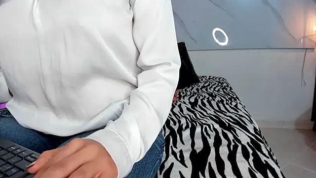 sara_zc's cam snapshot