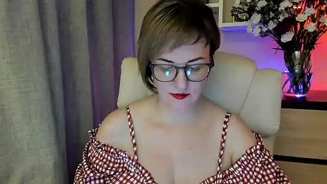 feliziaDesire's cam snapshot