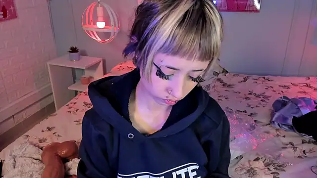 Hannahpage's cam snapshot