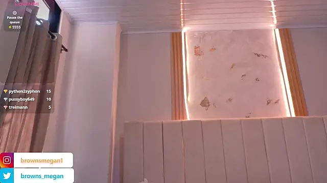 Megan_browns1's cam snapshot