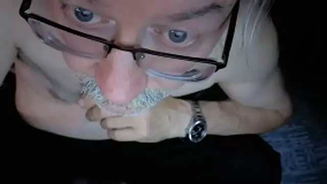 loverboyxxx69's cam snapshot