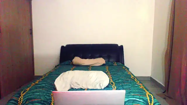 bladetrinityn's cam snapshot