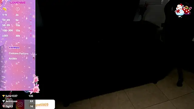 LucyPetit live sex cam