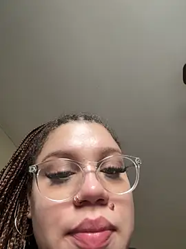 QueenNuttCollector live sex cam