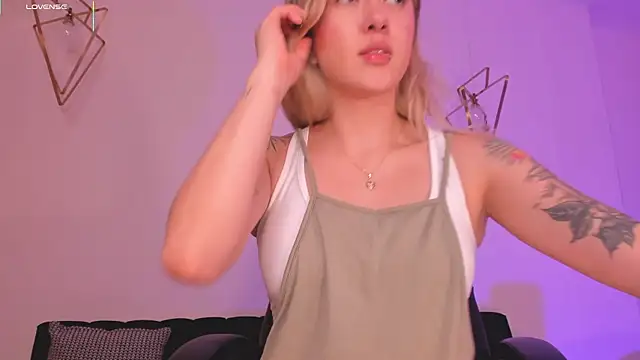 EveBensonX's cam snapshot