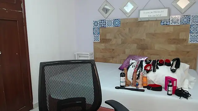 kylieBensoon's cam snapshot