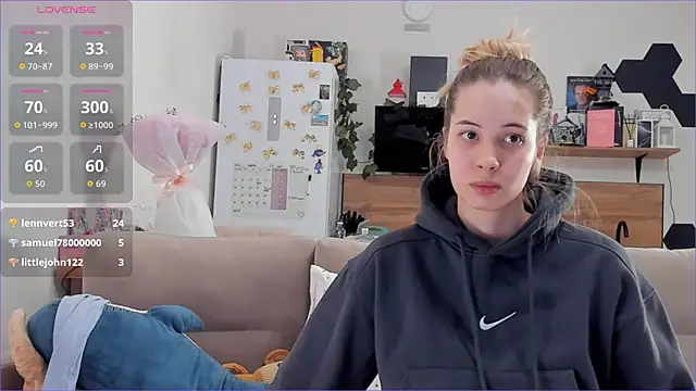 Girl_alone_home live sex cam