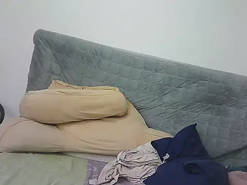 AlphaLatinoBear live sex cam