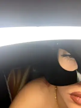 Teengirlmiaa live sex cam