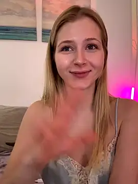 LunaRase live sex cam