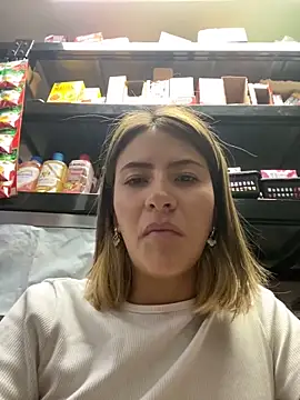 Andrea_19blonde's cam snapshot