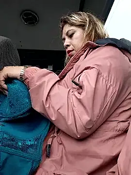 Laura-Hernandez live sex cam