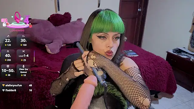 freyaa_sorcerees's cam snapshot