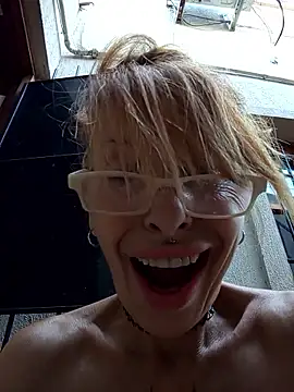 FrozenWaffle's cam snapshot