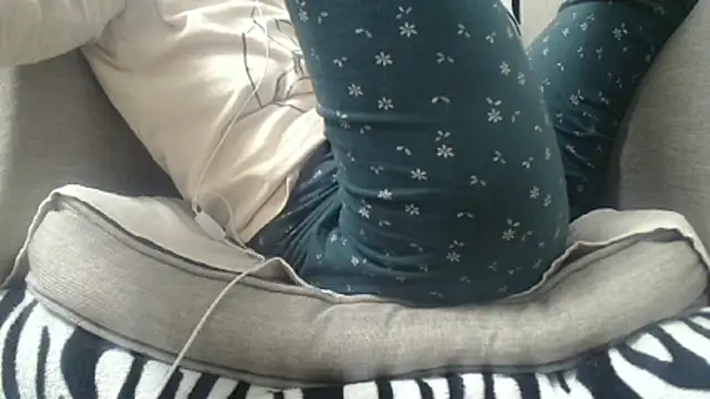 Web_Lady's cam snapshot