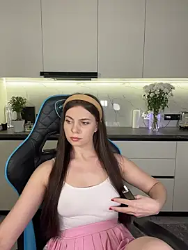 CurlyLara's cam snapshot