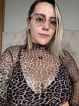 CurvyLust_x's cam snapshot