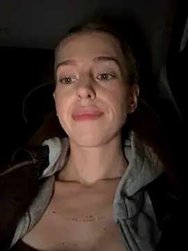 kira_mia live sex cam