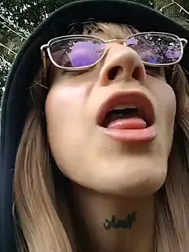 Dani-peggin live sex cam