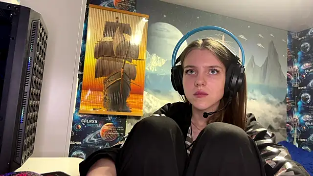 Elira_Breeze's cam snapshot