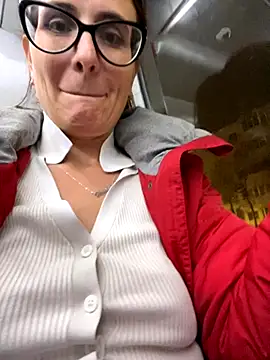 NataKitten live sex cam