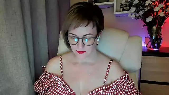 feliziaDesire's cam snapshot