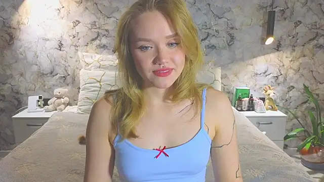 Aurora_Golden1's cam snapshot