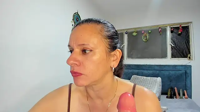 sofi_saliva2511's web cam