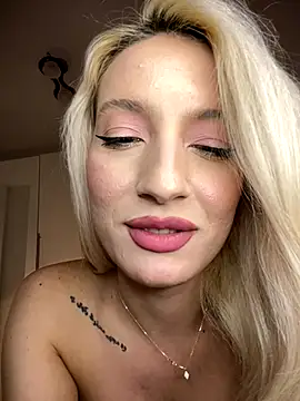 Ella_Charm's cam snapshot