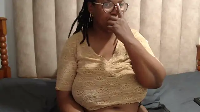 CandyYumsAerolaX's cam snapshot