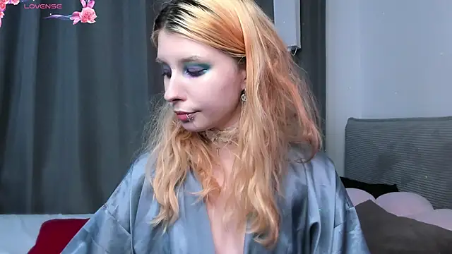 VelvetBlitz's cam snapshot