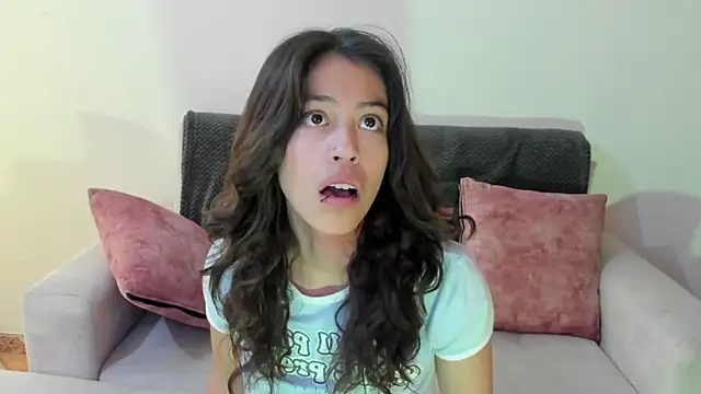 emily_jonessxx's cam snapshot