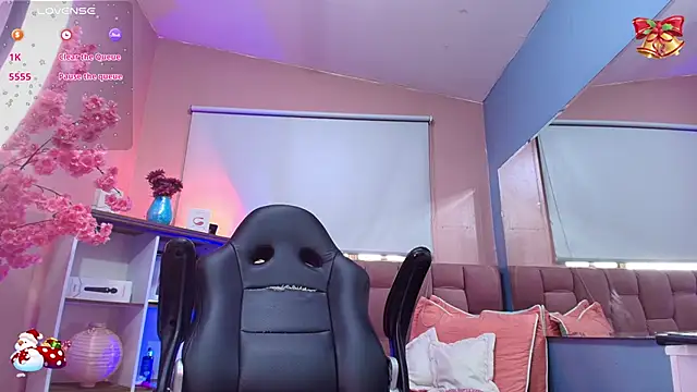 mia_thompsonn_'s cam snapshot