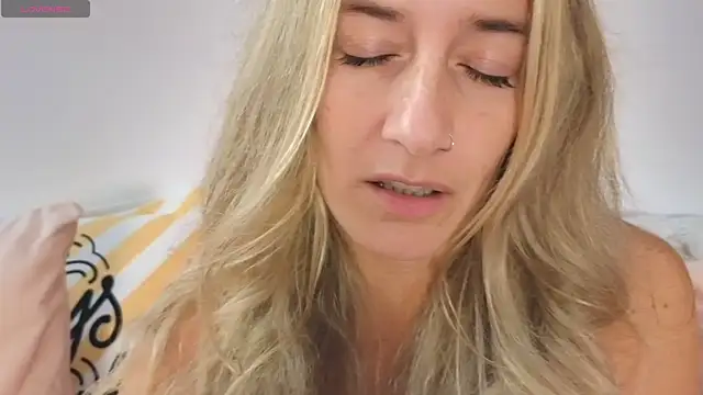 Lunamix live sex cam