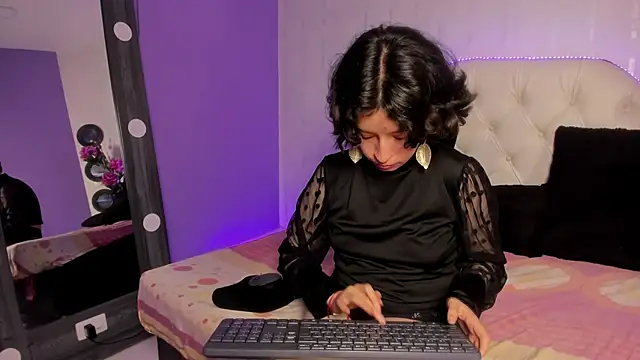 CoralAndOcean_'s cam snapshot