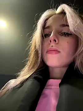 LoraaDoll's cam snapshot