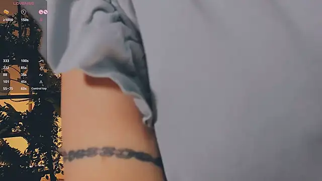 lilithlunna's cam snapshot