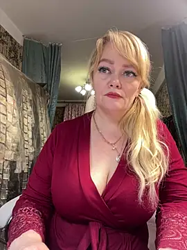 Sweet-blonde live sex cam