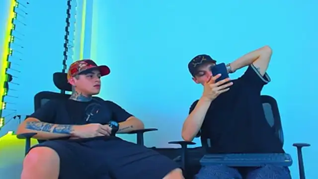 HOT_boy2025's cam snapshot