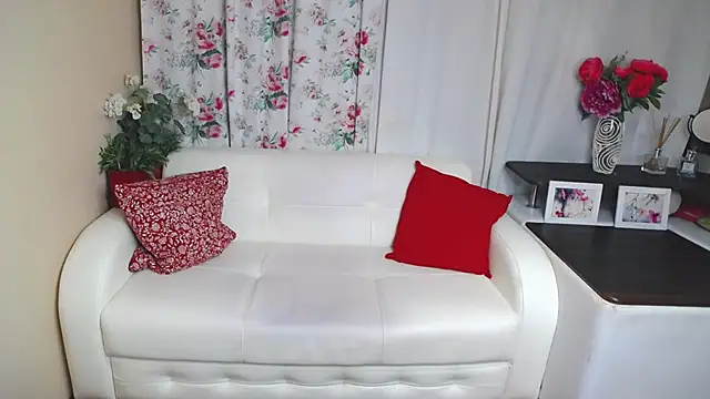 YourHotGranny live sex cam