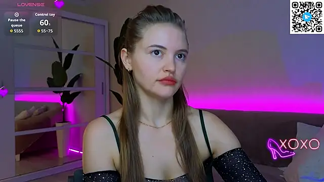 TesssaHart's cam snapshot