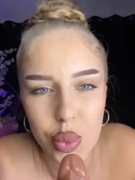 AubrieleRouj1's cam snapshot