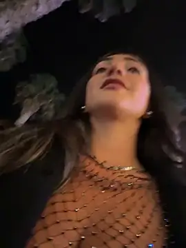 Ninabigtitied's cam snapshot