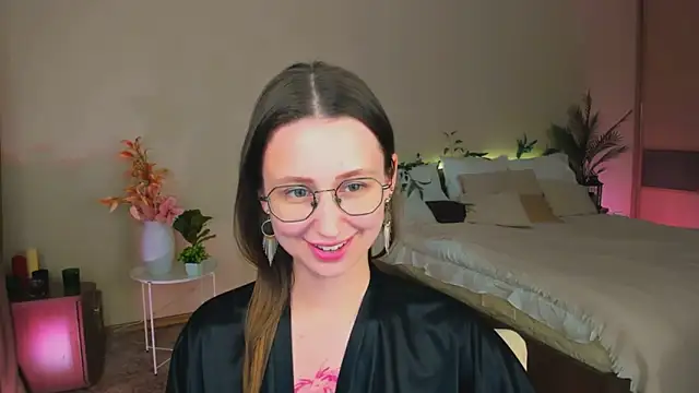 YourLovellyStory's cam snapshot