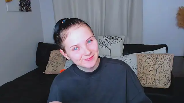 Leila_xxBaby's cam snapshot