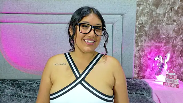 SharaRous's cam snapshot