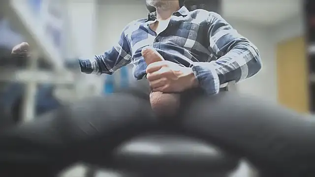 latinoo23bom's cam snapshot